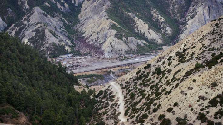 Humde airport Yak Ru